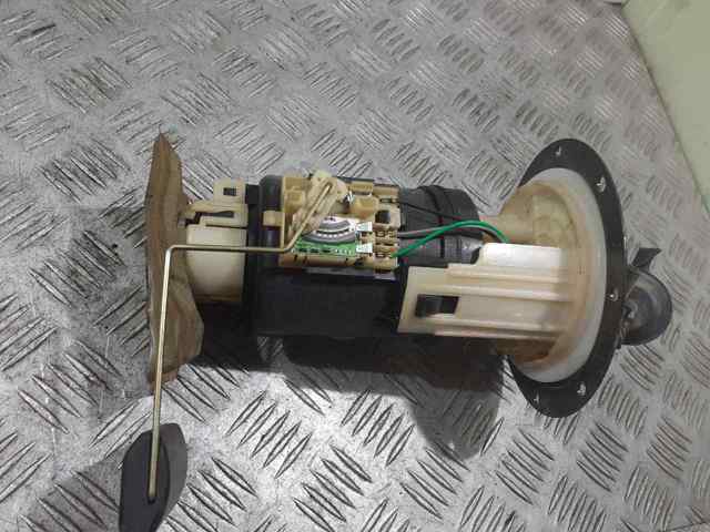 311101C000 Módulo de bomba de combustible con sensor de nivel de combustible  disponible Utrera