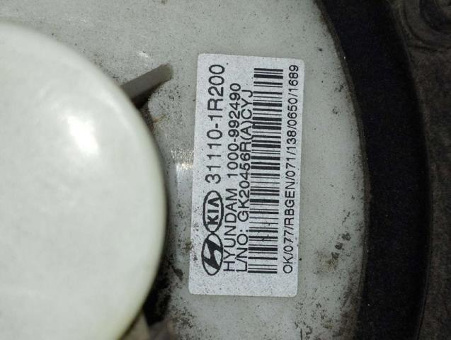 HYUNDAI 311101R200 Bomba de gasolina  en stock Salamanca