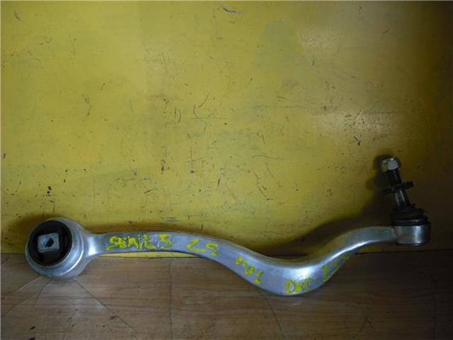 31121141718 Brazo superior derecho de la suspensión delantera  en stock Castellón