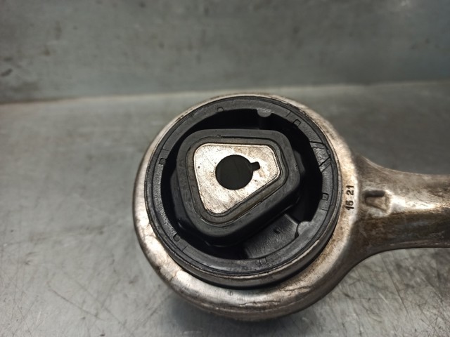 31122405862 Brazo inferior derecho de la suspensión delantera  en stock Sabadell