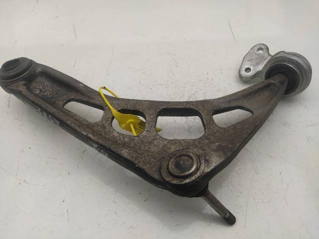 31126763699L Brazo inferior izquierdo de la suspensión delantera  disponible Utrera