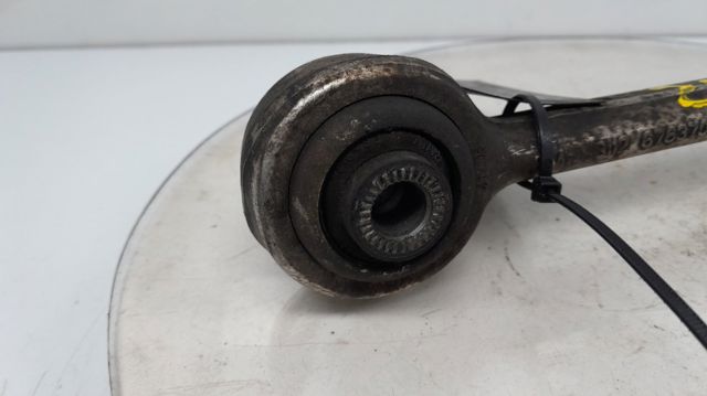 31126763700 Brazo inferior derecho de la suspensión delantera comprar Girona