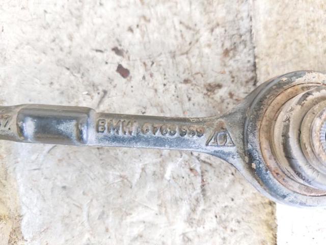 31126768989 Brazo inferior izquierdo/derecho de suspensión delantera  en stock Granada