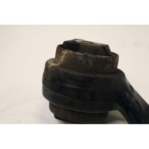 31126773949 Brazo inferior izquierdo de la suspensión delantera  en stock Granada