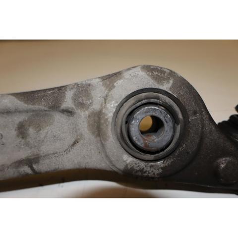 31126794204 Brazo inferior derecho de la suspensión delantera  comprar en Zaragoza