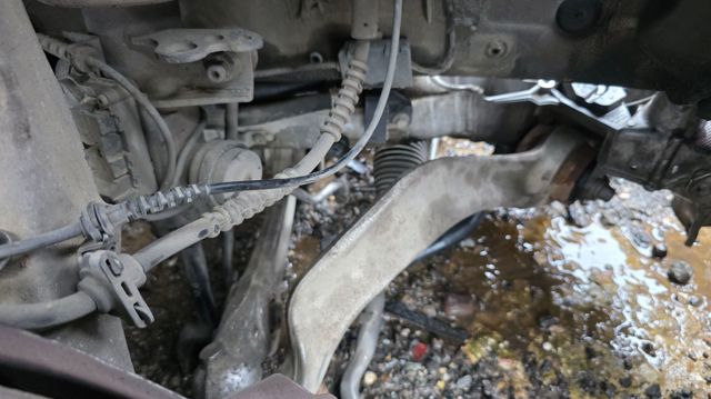 Brazo inferior derecho de la suspensión delantera 31126798108 BMW