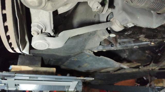 Brazo inferior derecho de la suspensión delantera 31126852992 BMW