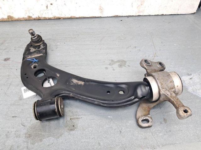 Brazo inferior derecho de la suspensión delantera 31126879842 BMW