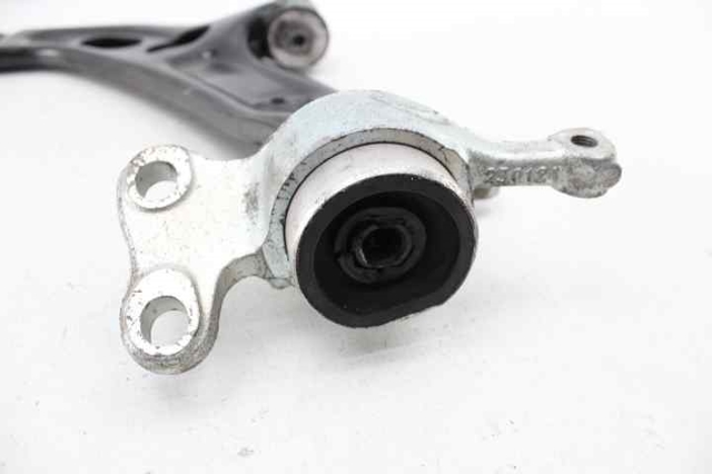 31126879843 Brazo inferior izquierdo de la suspensión delantera  en stock Granada