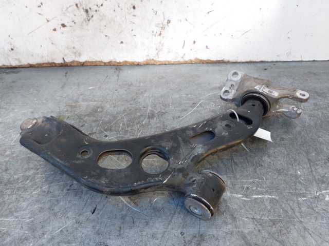 31126879843 Brazo inferior izquierdo de la suspensión delantera  en stock Granada