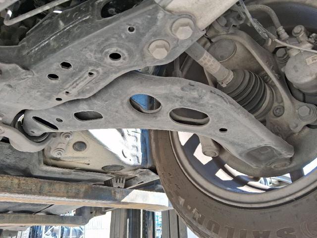 31126879843 Brazo inferior izquierdo de la suspensión delantera  en stock Sabadell