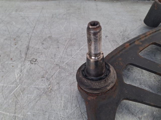 31129806520 BMW Brazo inferior derecho de la suspensión delantera  en stock Huelva