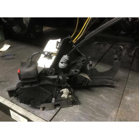 31253662 VOLVO Cerradura de puerta delantera derecha  disponible Alicante
