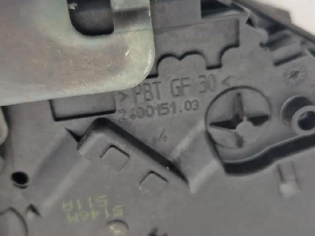 31253917 VOLVO Cerradura de la puerta trasera derecha  disponible Vigo