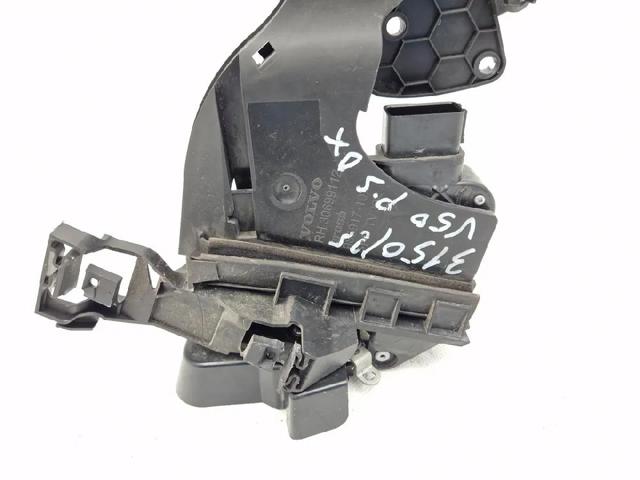 31253917 VOLVO Cerradura de la puerta trasera derecha  en stock Huelva