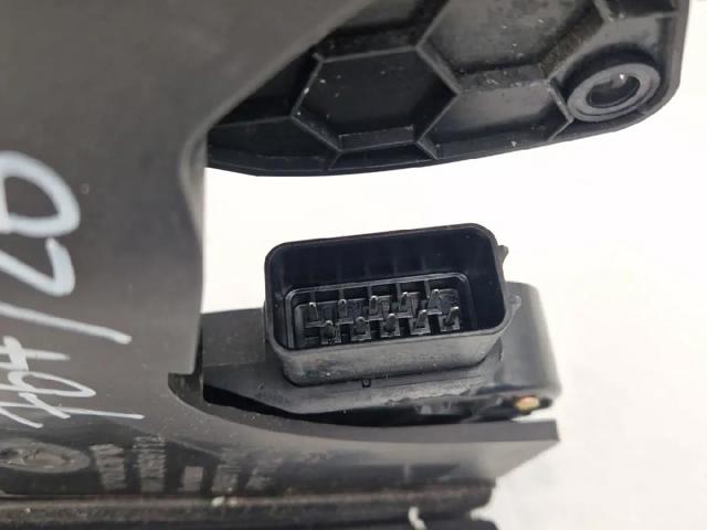 VOLVO 31253917 Cerradura de la puerta trasera derecha comprar Pamplona