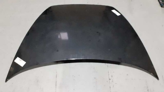 Precio del repuesto Capot V50  familiar