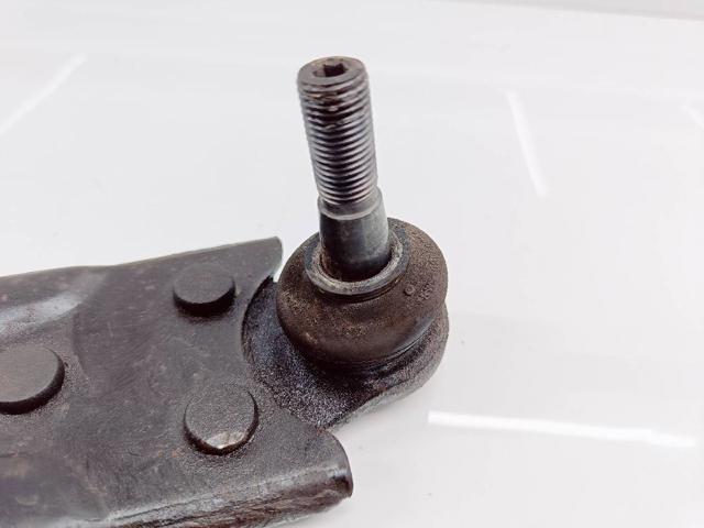 31277464 VOLVO Brazo inferior izquierdo de la suspensión delantera  disponible Ourense