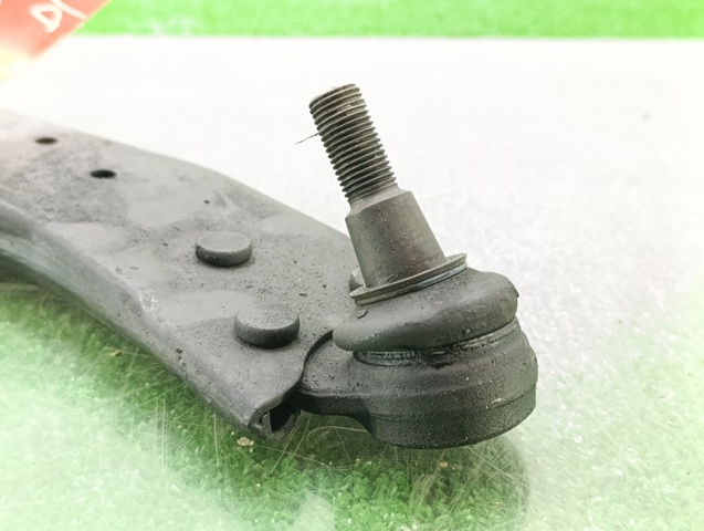 VOLVO 31277464 Brazo inferior izquierdo de la suspensión delantera comprar Pamplona
