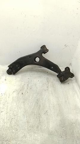 31277465 VOLVO Brazo inferior derecho de la suspensión delantera comprar Madrid