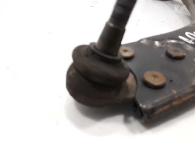 31277465 VOLVO Brazo inferior derecho de la suspensión delantera comprar Madrid