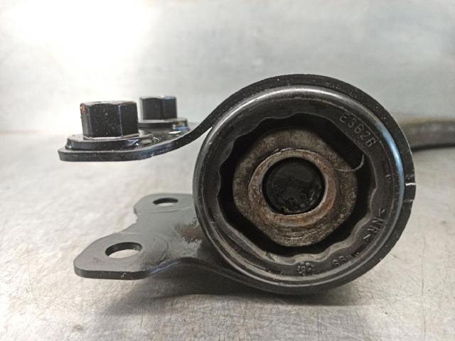 VOLVO 31277465 Brazo inferior derecho de la suspensión delantera comprar Pamplona