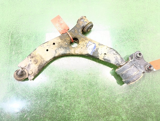 31277465 VOLVO Brazo inferior derecho de la suspensión delantera  comprar en Jaén
