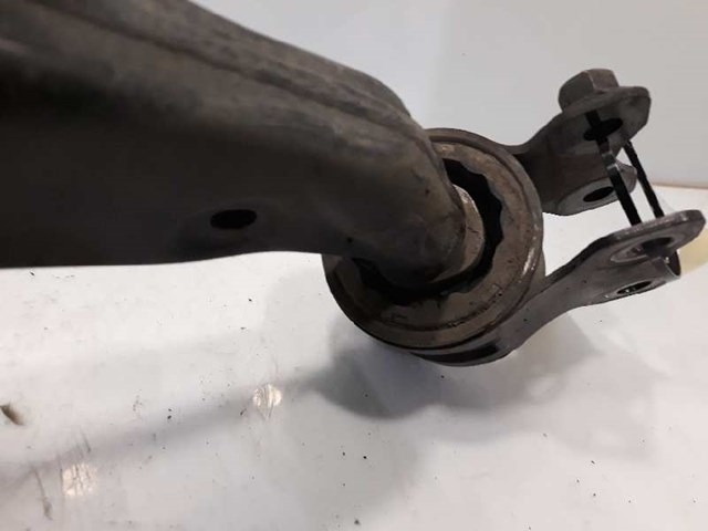 31277465 Brazo inferior derecho de la suspensión delantera comprar Girona