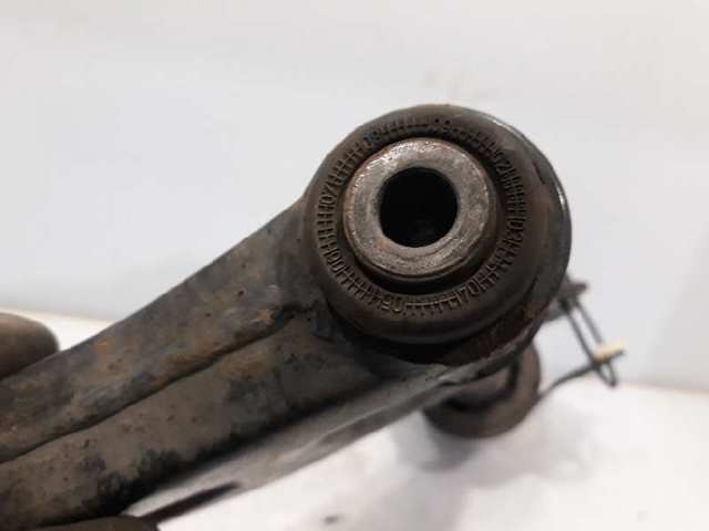 31277465 VOLVO Brazo inferior derecho de la suspensión delantera  disponible Ourense