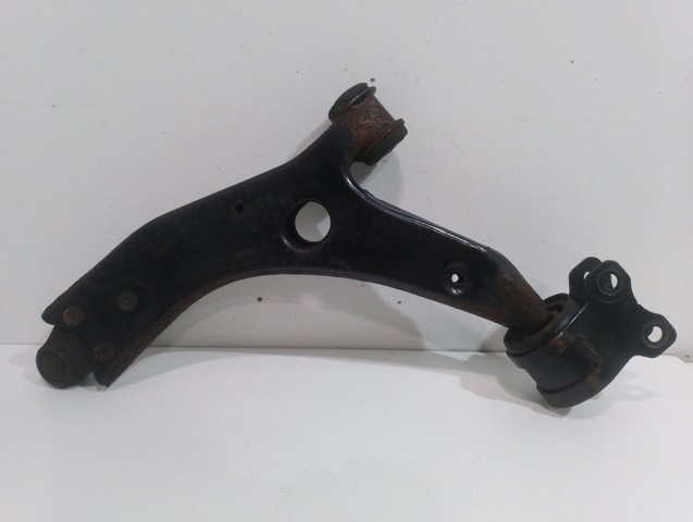31277465 Brazo inferior derecho de la suspensión delantera comprar Almería