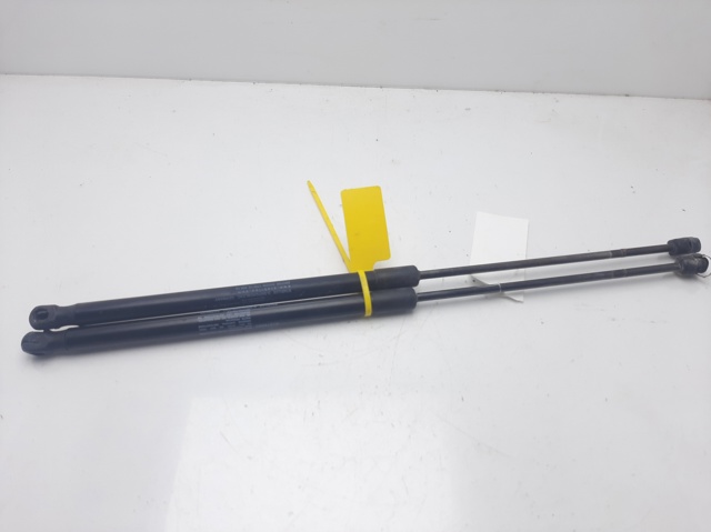Comprar Amortiguador de la tapa del maletero Volvo V40 525, 526 a bajo precio