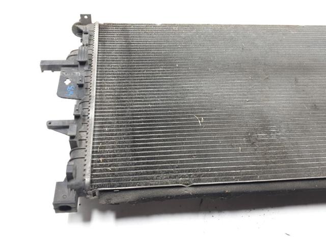 31293689 VOLVO Radiador de refrigeración del motor  disponible Vigo