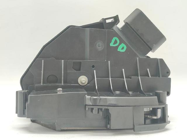 VOLVO 31301739 Cerradura de puerta delantera derecha  en stock Salamanca