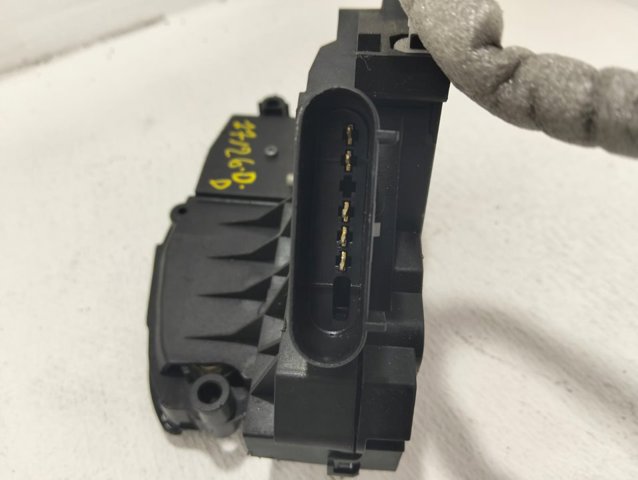 31301739 VOLVO Cerradura de puerta delantera derecha  comprar en Oviedo