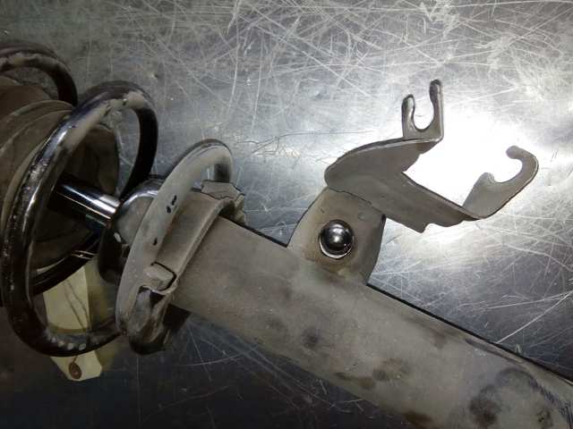 31316786018 Amortiguador delantero derecho  disponible Utrera