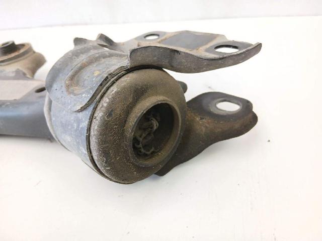 31317661 VOLVO Brazo inferior izquierdo de la suspensión delantera  en stock Huelva