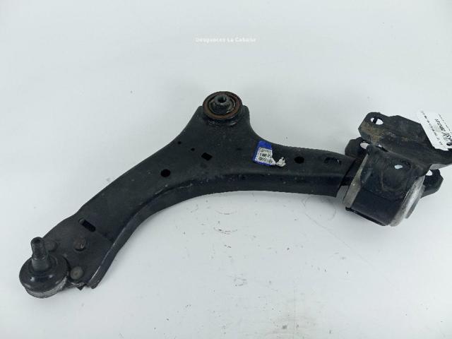 31317661 VOLVO Brazo inferior izquierdo de la suspensión delantera  comprar en Oviedo