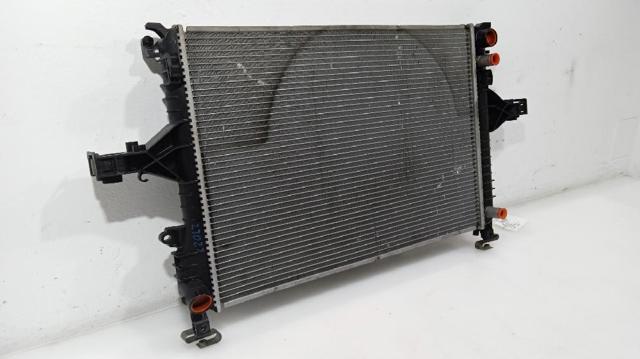 31319056 Radiador de refrigeración del motor  disponible Utrera