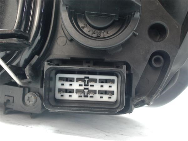 31335222 VOLVO Faro derecho  comprar en Oviedo