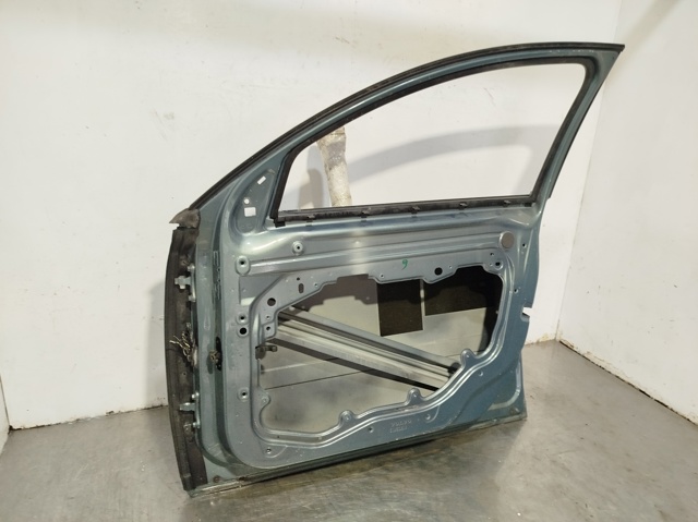 31335444 Puerta delantera derecha  en stock Granada