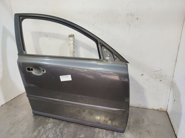 31335444 VOLVO Puerta delantera derecha  disponible Ourense