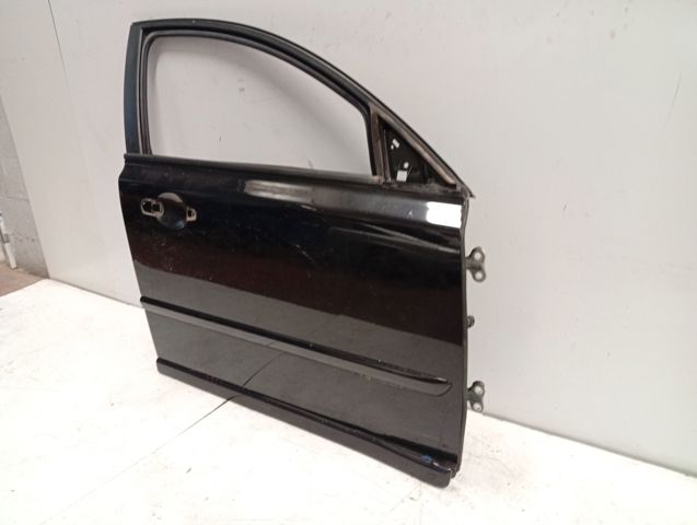 31335444 VOLVO Puerta delantera derecha comprar Alcalá
