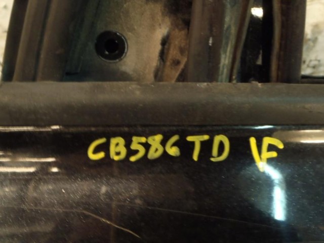 31335444 VOLVO Puerta delantera derecha  comprar en Jaén