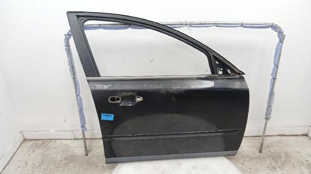 31335444 VOLVO Puerta delantera derecha  comprar en Oviedo