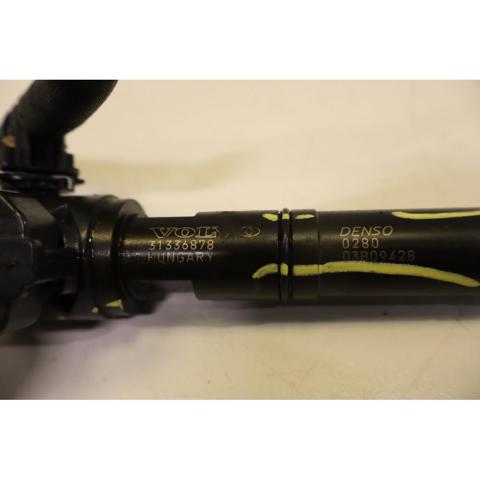 VOLVO 31336878 Inyector de combustible  disponible Valladolid