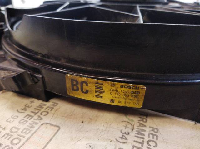 3136613267 OPEL Difusor del radiador de refrigeración con motor y hélice  disponible Ourense