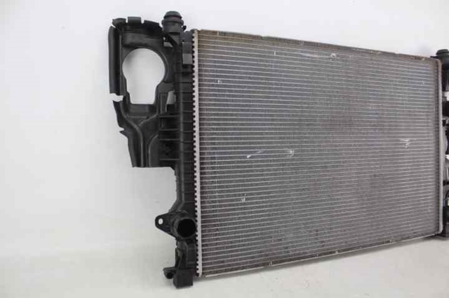 VOLVO 31368059 Radiador  en stock Terrassa