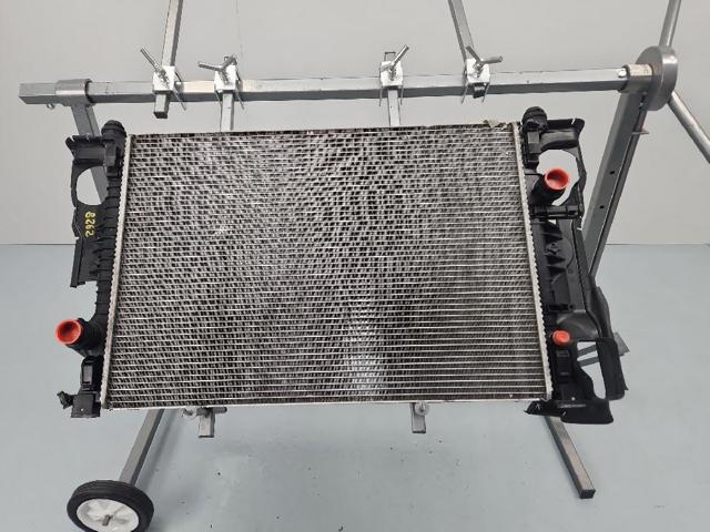31368082 VOLVO Radiador de refrigeración del motor  disponible Vigo