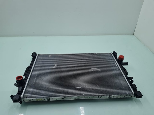31368082 Radiador de refrigeración del motor  disponible Utrera