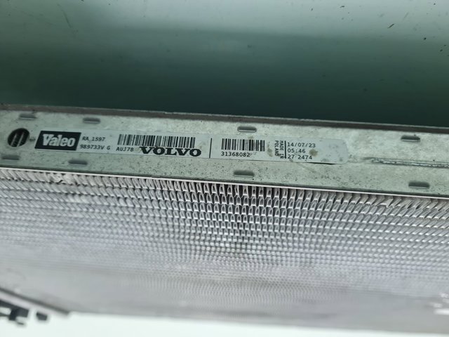 31368082 VOLVO Radiador de refrigeración del motor  disponible Vigo